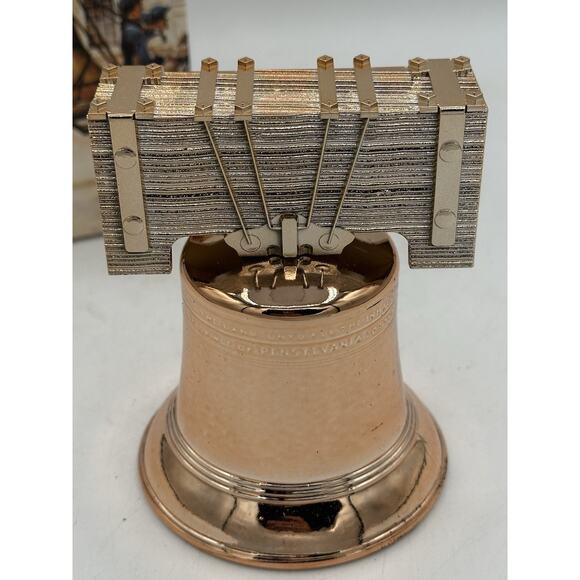 Vintage Avon Liberty Bell Decanter Deep Woods After Shave New - Picture 4 of 6